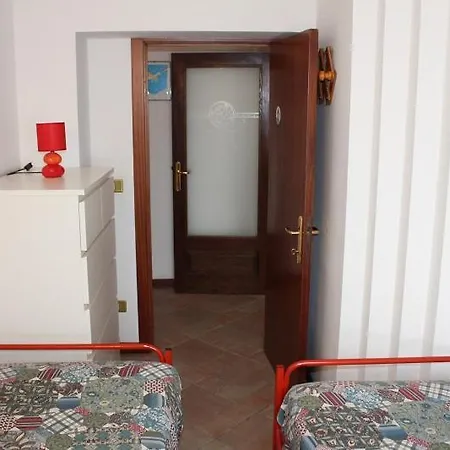 Gaudenti Comodo Trilocale In Centro A דירה *