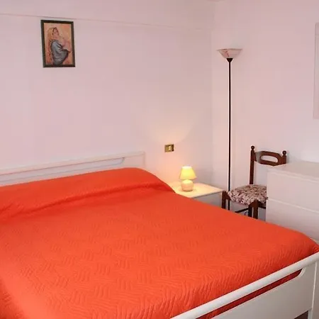Gaudenti Comodo Trilocale In Centro A * Sirolo